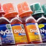 ¿Se puede tomar NyQuil y el ibuprofeno al mismo tiempo?