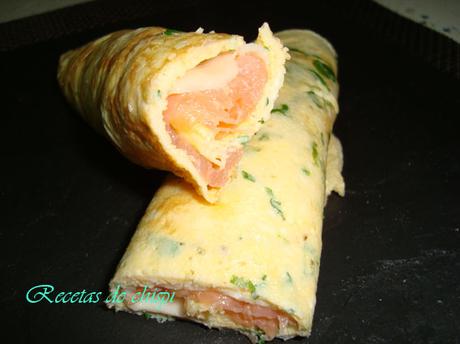 ROLLITOS DE TORTILLA CON SALMÓN