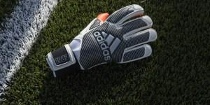Adidas lanza su Goalkeepers History Pack 1982 (2)