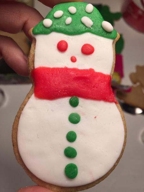 Decora galletas de Navidad en familia.