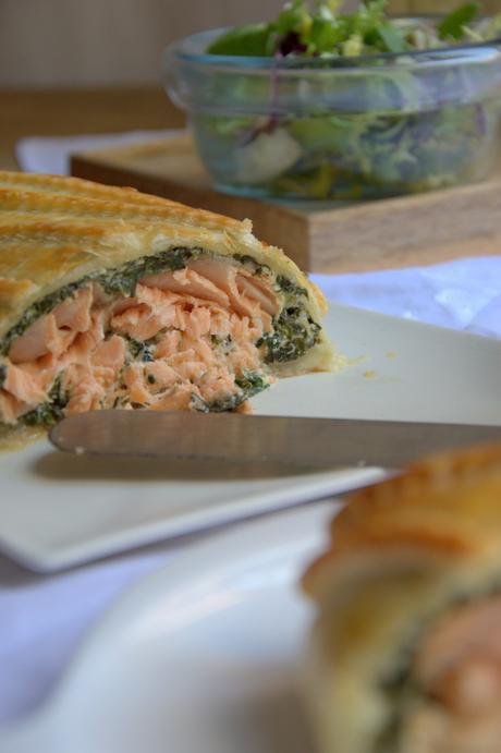 Salmón hojaldrado con espinacas y queso crema lacucharazul_hojaldre_salmón_12