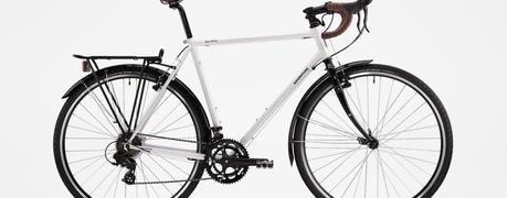 Adventure Flat White, máquina para ciclismo urbano con cierta mezcla para cicloturismo