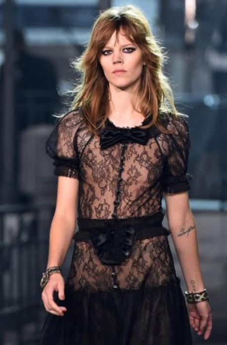 Paris en Roma el desfile de Chanel Métiers d'art llega a Cinecitta (12)