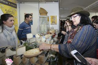 Bloguera del Año 2015. Me dieron el premio durante la apertura en el puente de la Inmaculada para Sabor A Malaga donde me dieron el Premio a La Mayor Comunicación  y Difusión en redes con Sabor a Malaga y Gastronomia  de la tierra. Y dieron los diploma...