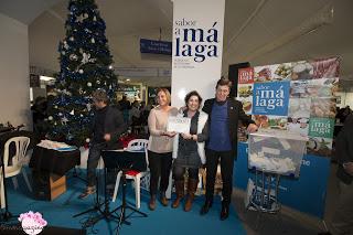 Bloguera del Año 2015. Me dieron el premio durante la apertura en el puente de la Inmaculada para Sabor A Malaga donde me dieron el Premio a La Mayor Comunicación  y Difusión en redes con Sabor a Malaga y Gastronomia  de la tierra. Y dieron los diploma...