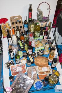 Bloguera del Año 2015. Me dieron el premio durante la apertura en el puente de la Inmaculada para Sabor A Malaga donde me dieron el Premio a La Mayor Comunicación  y Difusión en redes con Sabor a Malaga y Gastronomia  de la tierra. Y dieron los diploma...