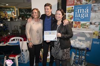 Bloguera del Año 2015. Me dieron el premio durante la apertura en el puente de la Inmaculada para Sabor A Malaga donde me dieron el Premio a La Mayor Comunicación  y Difusión en redes con Sabor a Malaga y Gastronomia  de la tierra. Y dieron los diploma...