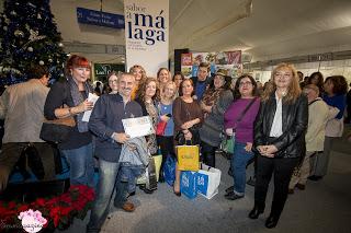 Bloguera del Año 2015. Me dieron el premio durante la apertura en el puente de la Inmaculada para Sabor A Malaga donde me dieron el Premio a La Mayor Comunicación  y Difusión en redes con Sabor a Malaga y Gastronomia  de la tierra. Y dieron los diploma...
