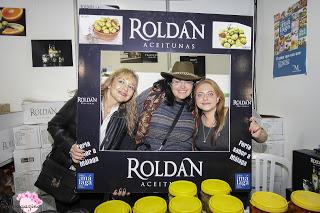 Bloguera del Año 2015. Me dieron el premio durante la apertura en el puente de la Inmaculada para Sabor A Malaga donde me dieron el Premio a La Mayor Comunicación  y Difusión en redes con Sabor a Malaga y Gastronomia  de la tierra. Y dieron los diploma...