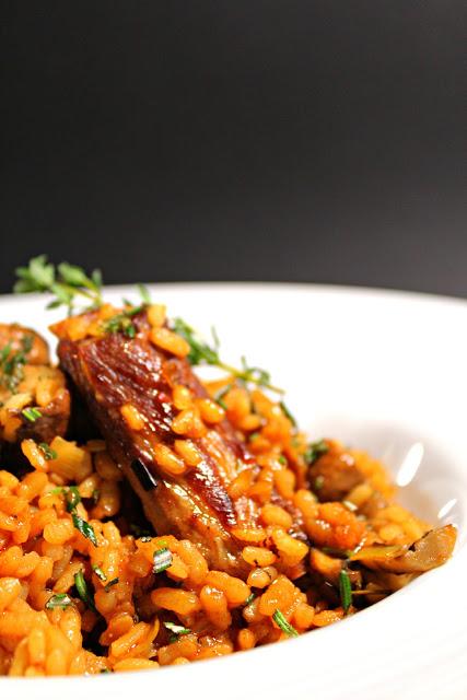 Arroz con costillas y champiñón portobello