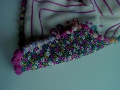 ZAPATOS, GORRO Y CHAQUETA DE BEBE