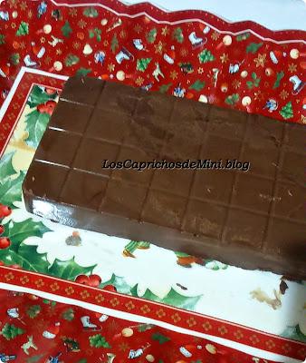 Turrón de chocolate con almendras