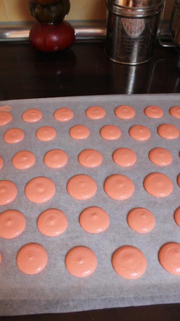 Macarons con curd de frutos rojos