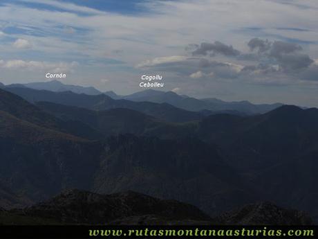 Circular Coañana Saleras: Vista del Cornón y Cogollu Cebolleu