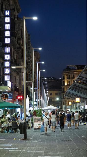 Plaza Garibaldi. SANTA & COLE