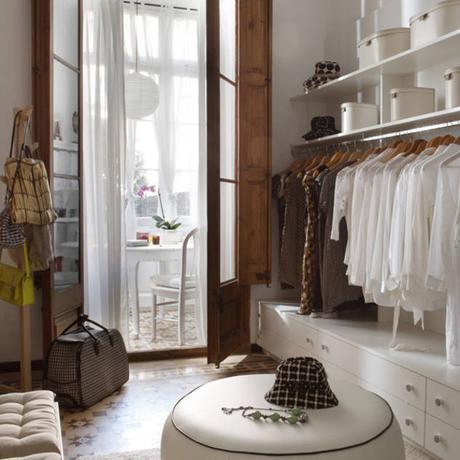 Piso en el Eixample de Barcelona. 2013 : Vestidores de estilo ecléctico de Deu i Deu