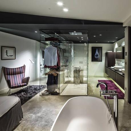 Quiero un vestidor JENS. Reforma y ampliación de antigua masía en La Garrotxa, Girona (Costa Brava) : Vestidores de estilo moderno de VelezCarrascoArquitecto VCArq