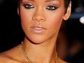 Copiando Look: Rihanna delineado inferior