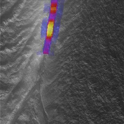 Nuevos datos de las fracturas calientes de Encelado