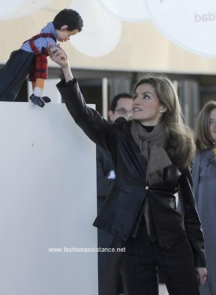 Los Príncipes de Asturias entregaron en Logroño el Premio al Voluntariado. El look de Dña. Letizia