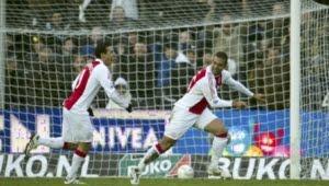 El Ajax, con gol de Mido, tropieza en casa ante el NEC Nimega