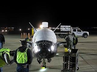 Fotografía de X-37B después del aterrizaje