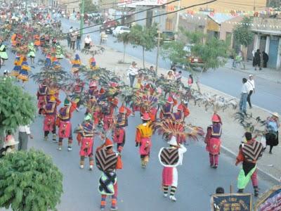 Bolivia, país de marchistas y folcloristas sin remedio