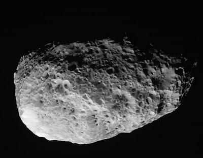 Nuevas imágenes de Hiperión, satélite de Saturno