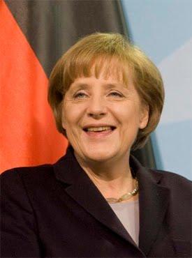 Merkel apoya una futura entrada de Polonia en la zona euro
