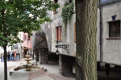 CASA HUNDERTWASSER - KRAWINA, VIENA