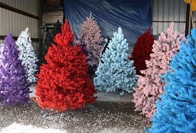 Árbol de Navidad artificial a color
