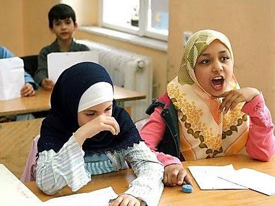 Según BBC, en Inglaterra se enseña sharía y antisemitismo a niños de escuelas sauditas