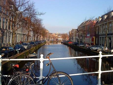 Los canales de Leiden no tienen nada que envidiar a los de la capital