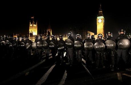 Inglaterra: Estado Policial
