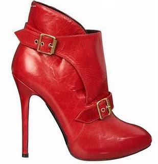 Alexander McQueen, un homenaje al gran diseñador fallecido el 12/02/2010