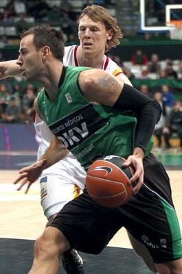 Un DKV Joventut inconsistente alivia al Granada