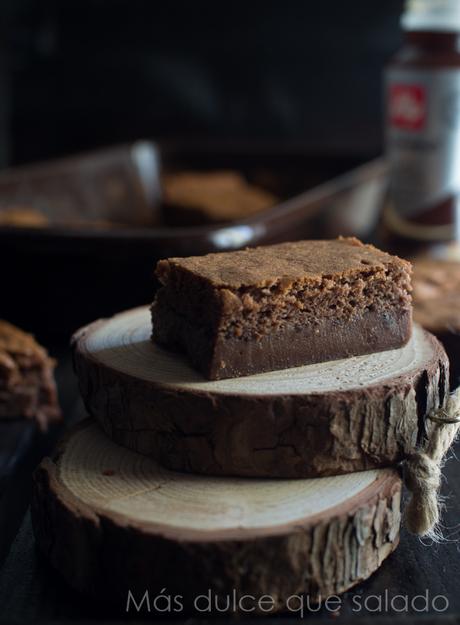 Pastel inteligente de chocolate y café