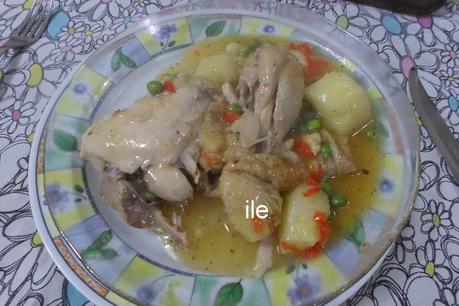 Pollo y papas o patatas a la cacerola
