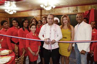 Estudiantes Turismo UTESA realizan montaje Restaurante 