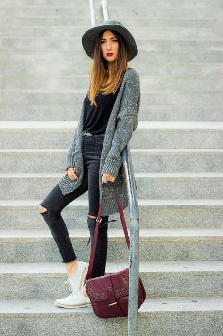 cómo combinar zapatos plateados