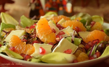 Ensalada con queso Brie, mandarinas y granadas Ensalada con queso Brie, mandarinas y granadas