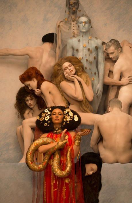 inge-prader-life-ball-gustav-klimt-paintings-designboom-09