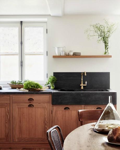 Dormitorio con dosel de vigas