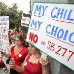 ¿Por qué algunos padres se opusieron a SB 277, nuevo proyecto de ley de California?