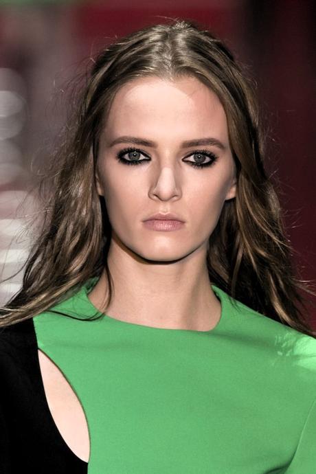 versace-fw-2015-16_maquillaje-de-fiesta