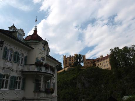 Castillo de Füssen, fotos y mapas para llegar a la tienda de entradas y autobús del castillo.