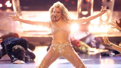 Britney Spears presume de abdominales