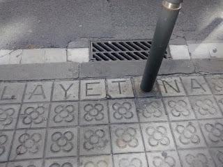 La Via Laietana (2): una casa con dos estilos, un ático con una jardín de mil metros cuadrados, unas vistas privilegiadas...