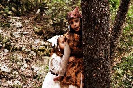 Un cuento diferente en el que nadie es bueno o malo, en esta caperucita roja y las lobas no feroces todo es distinto