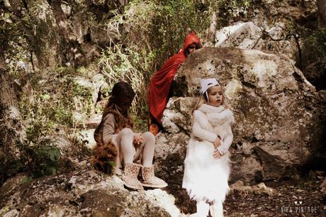 Un cuento diferente en el que nadie es bueno o malo, en esta caperucita roja y las lobas no feroces todo es distinto